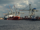Cranes & Ships;  Hamburg, Germany; Profile: Rowald; 