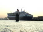 Queen Mary II; Another habor trip; Hamburg Germany; Profile: Rowald;