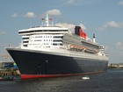 Queen Mary 2;  Q2 Begleitfahrt;  Elbe, Hamburg, Germany; Profile: Rowald; 