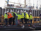 Arbeitet da einer? P3282163; Hamburg, Hafen, Hafencity, ...; Profile: Rowald;